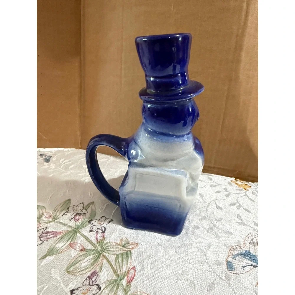 Vintage Cobalt Blue White Ceramic Top Hat Man Character Pitcher Toby Jug‎ 6.5